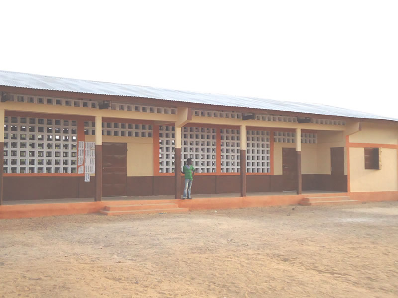 Amou Oblo et le ministère des enseignements œuvrent pour une facilité d’accès à l’éducation
