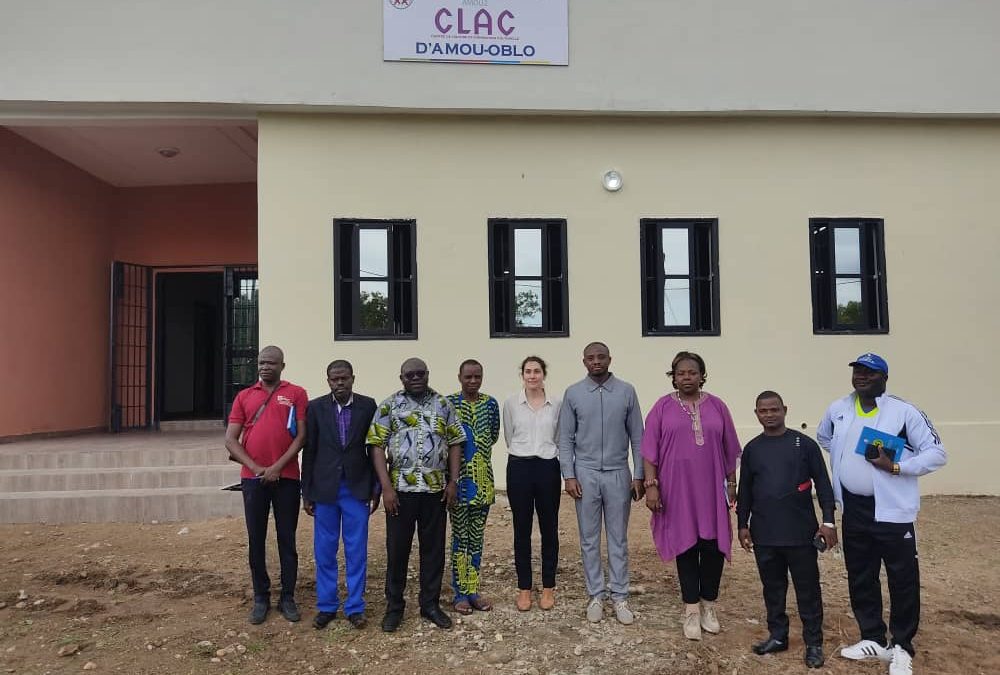 CLAC d’Amou-Oblo : Une délégation de l’OIF et de la mairie en visite sur le chantier