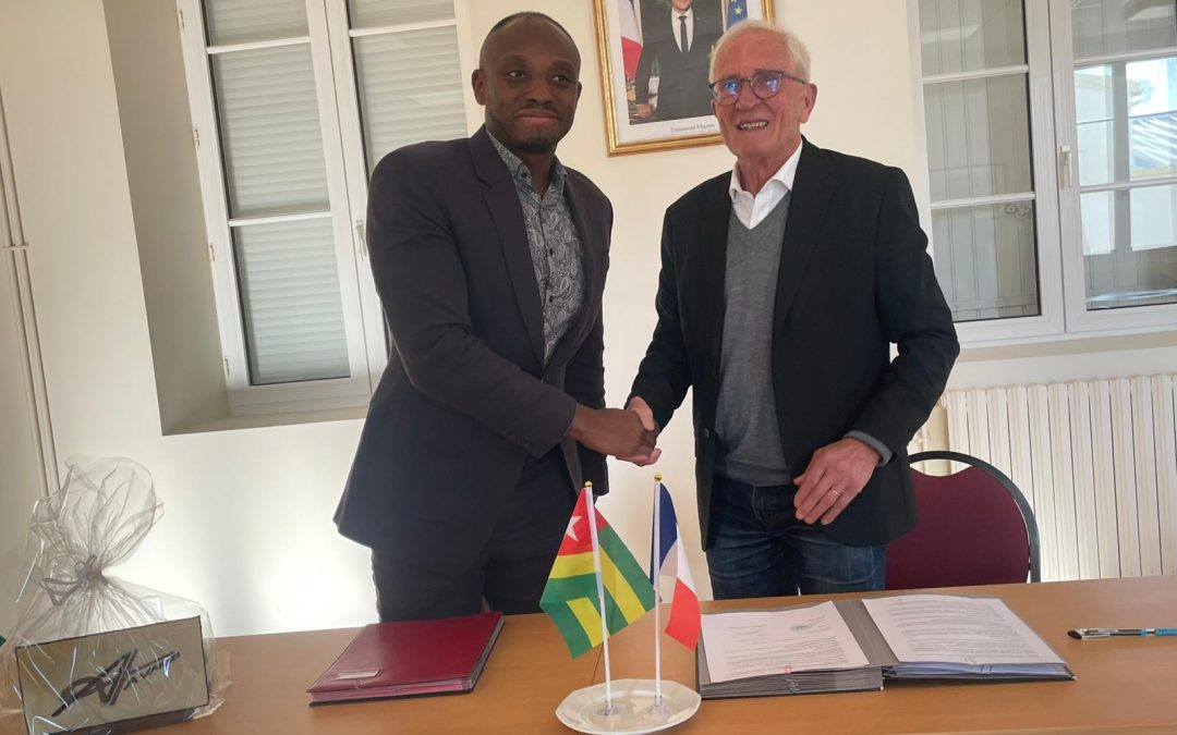 Amou 2 Le député-maire signe 3 partenariats en France