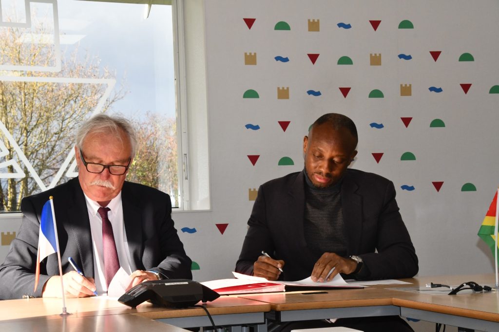 Amou 2 Le député-maire signe 3 partenariats en France