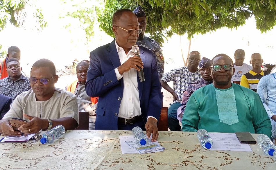 Lycée d’Amou-oblo : remise de site pour la construction d’une infirmerie