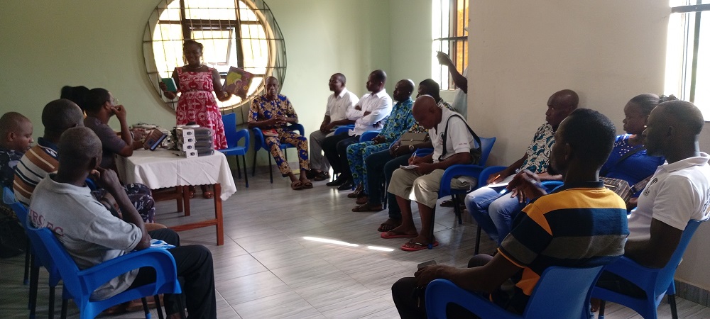 Renforcer l’accès à la lecture Le CLAC d'Amou-Oblo reçoit un kit de livres audio